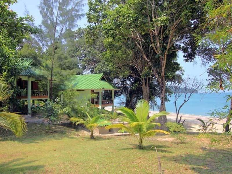 Chomjan Resort Koh Phayam Buitenkant foto