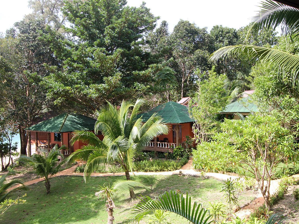 Chomjan Resort Koh Phayam Buitenkant foto