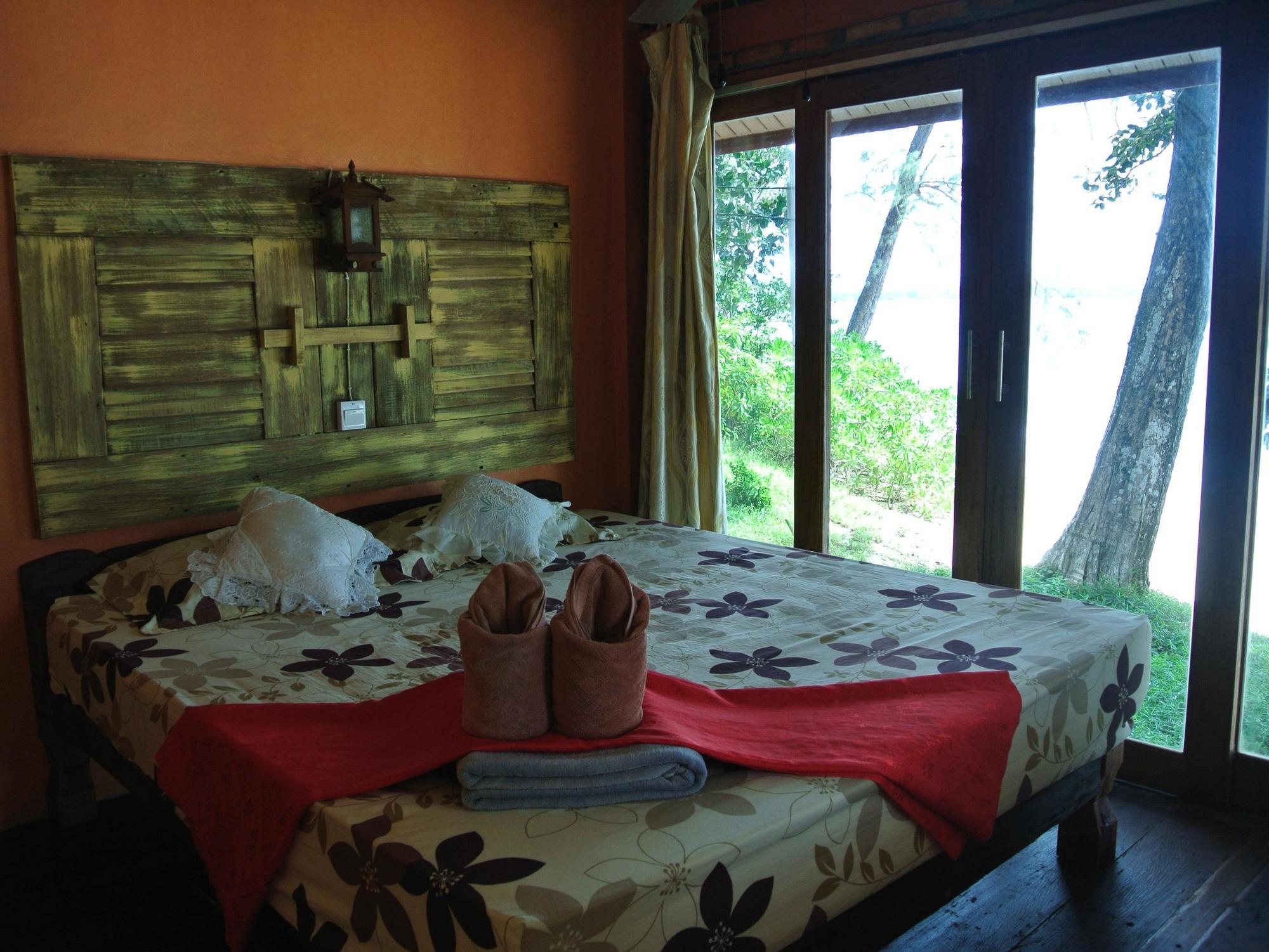 Chomjan Resort Koh Phayam Buitenkant foto