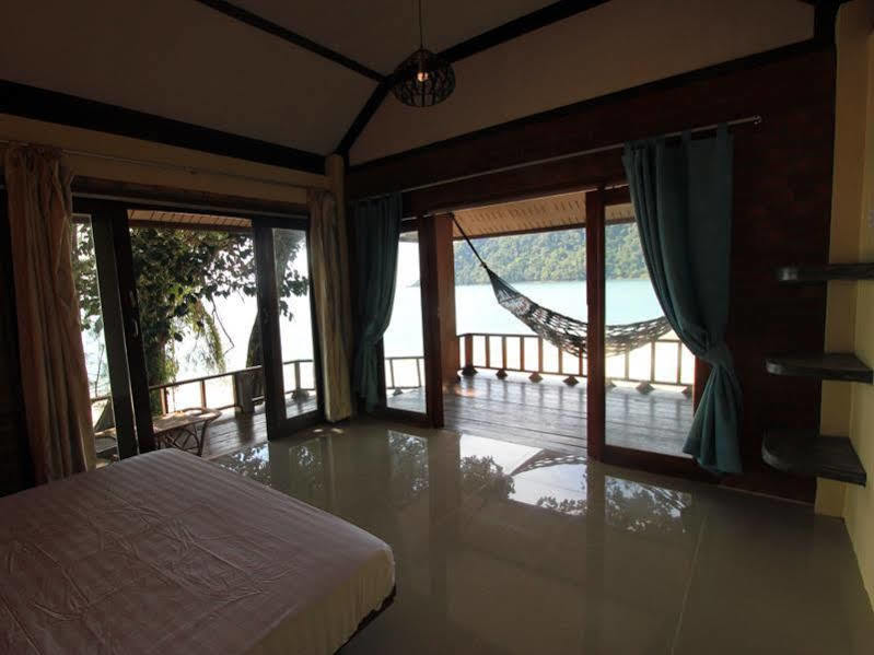 Chomjan Resort Koh Phayam Buitenkant foto