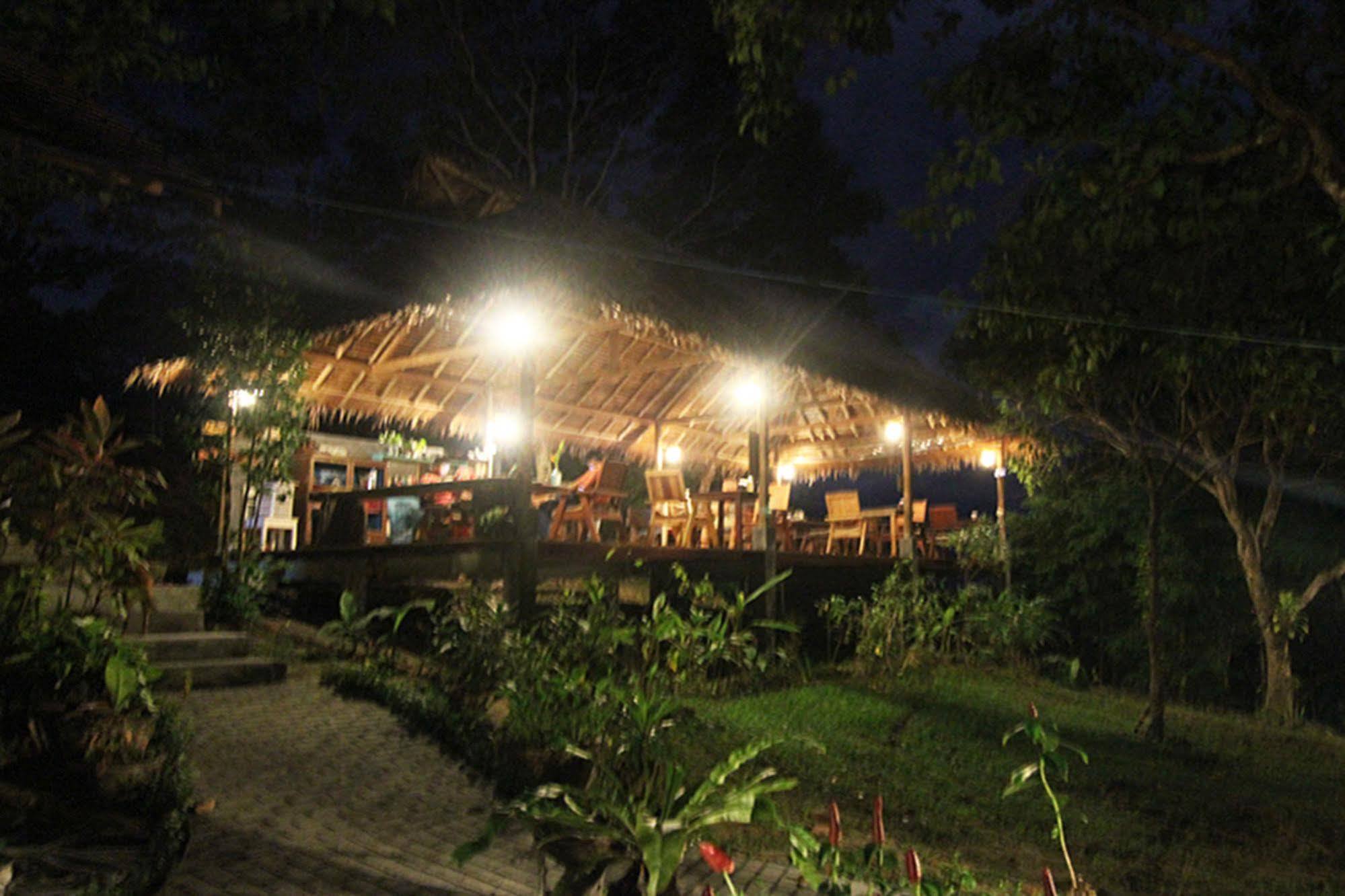Chomjan Resort Koh Phayam Buitenkant foto