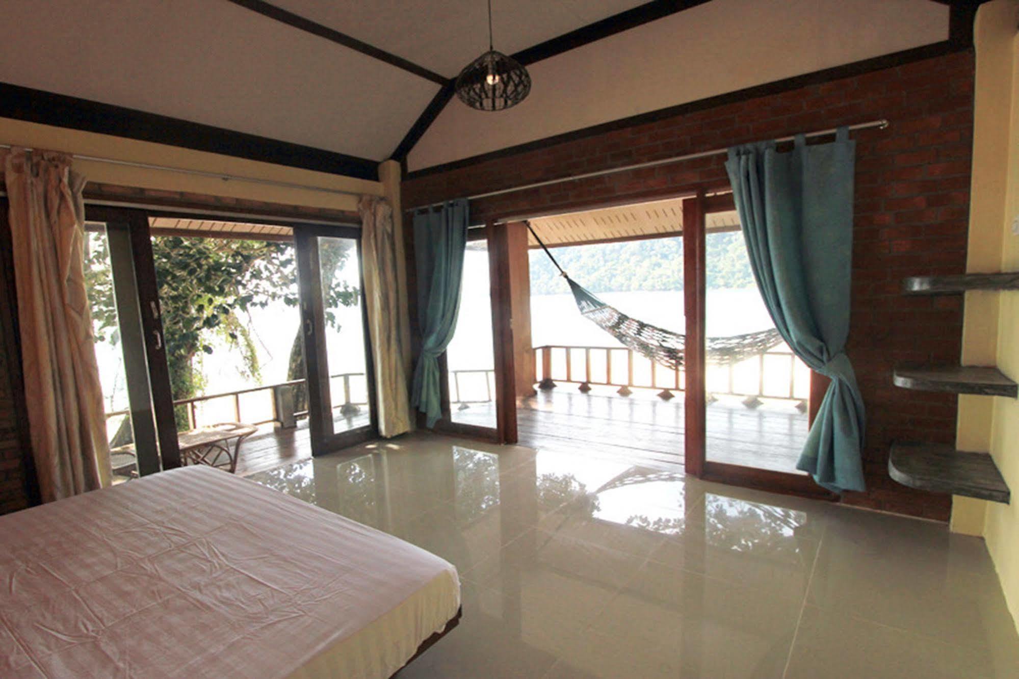 Chomjan Resort Koh Phayam Buitenkant foto