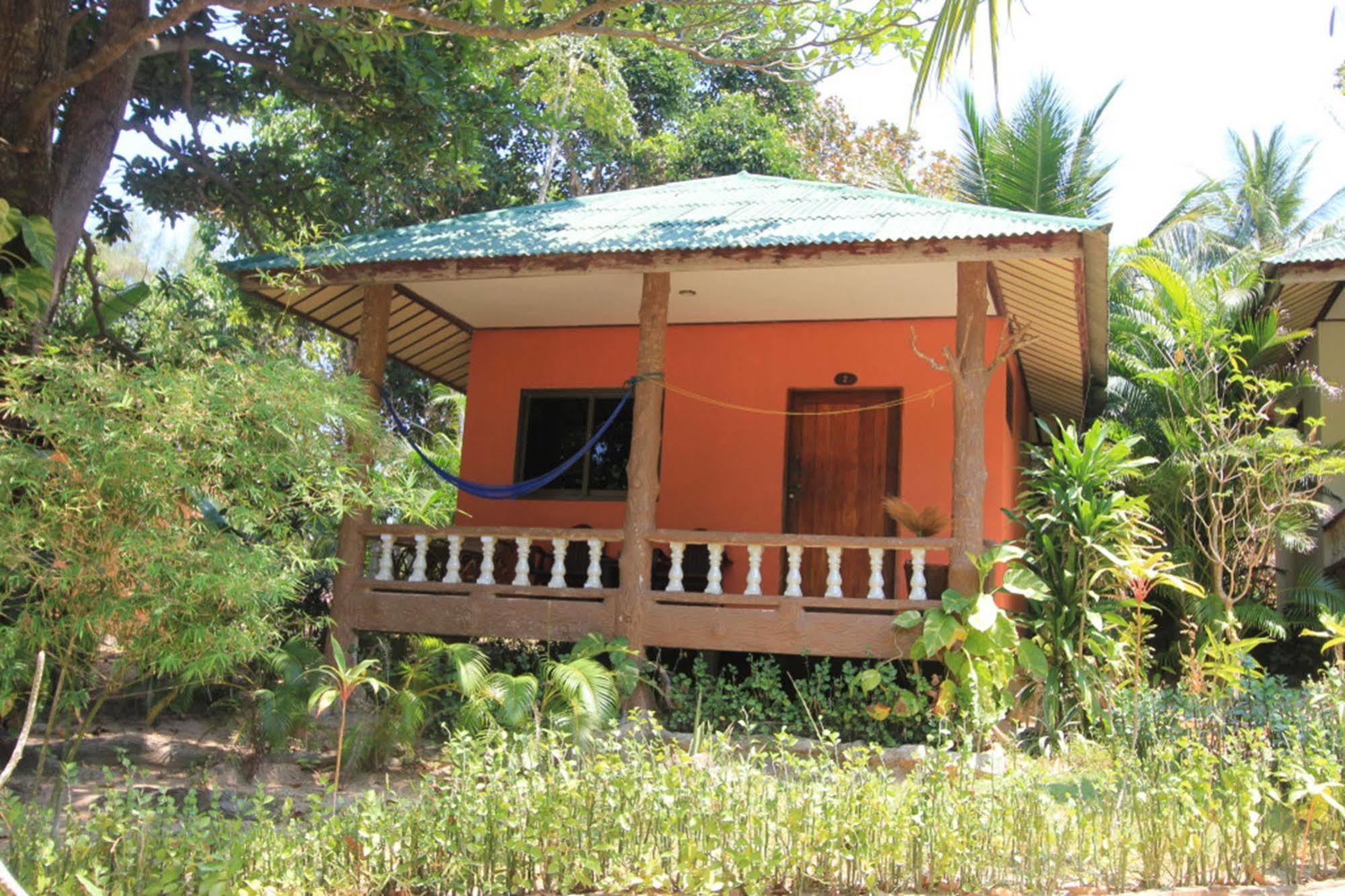 Chomjan Resort Koh Phayam Buitenkant foto