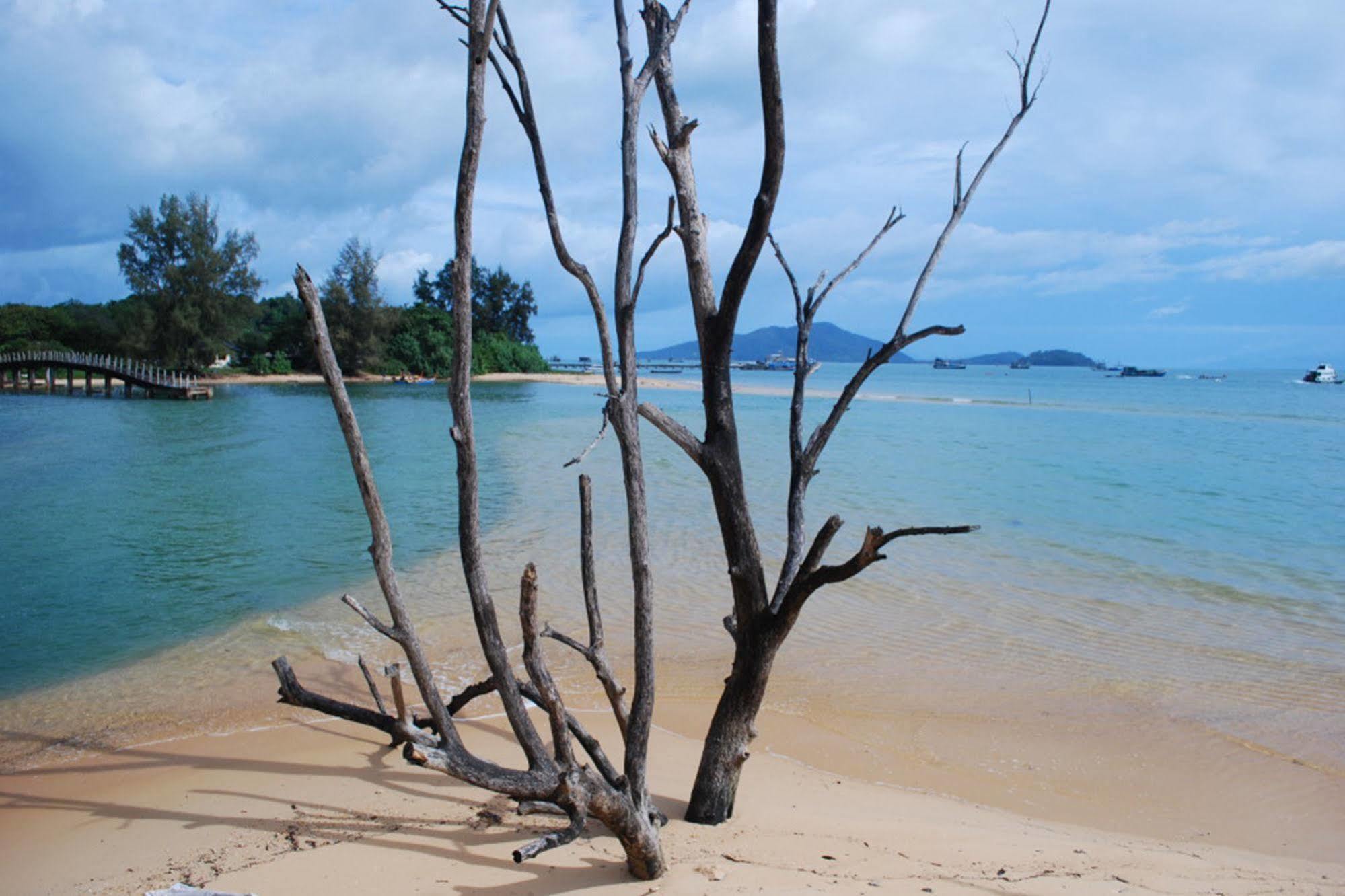 Chomjan Resort Koh Phayam Buitenkant foto