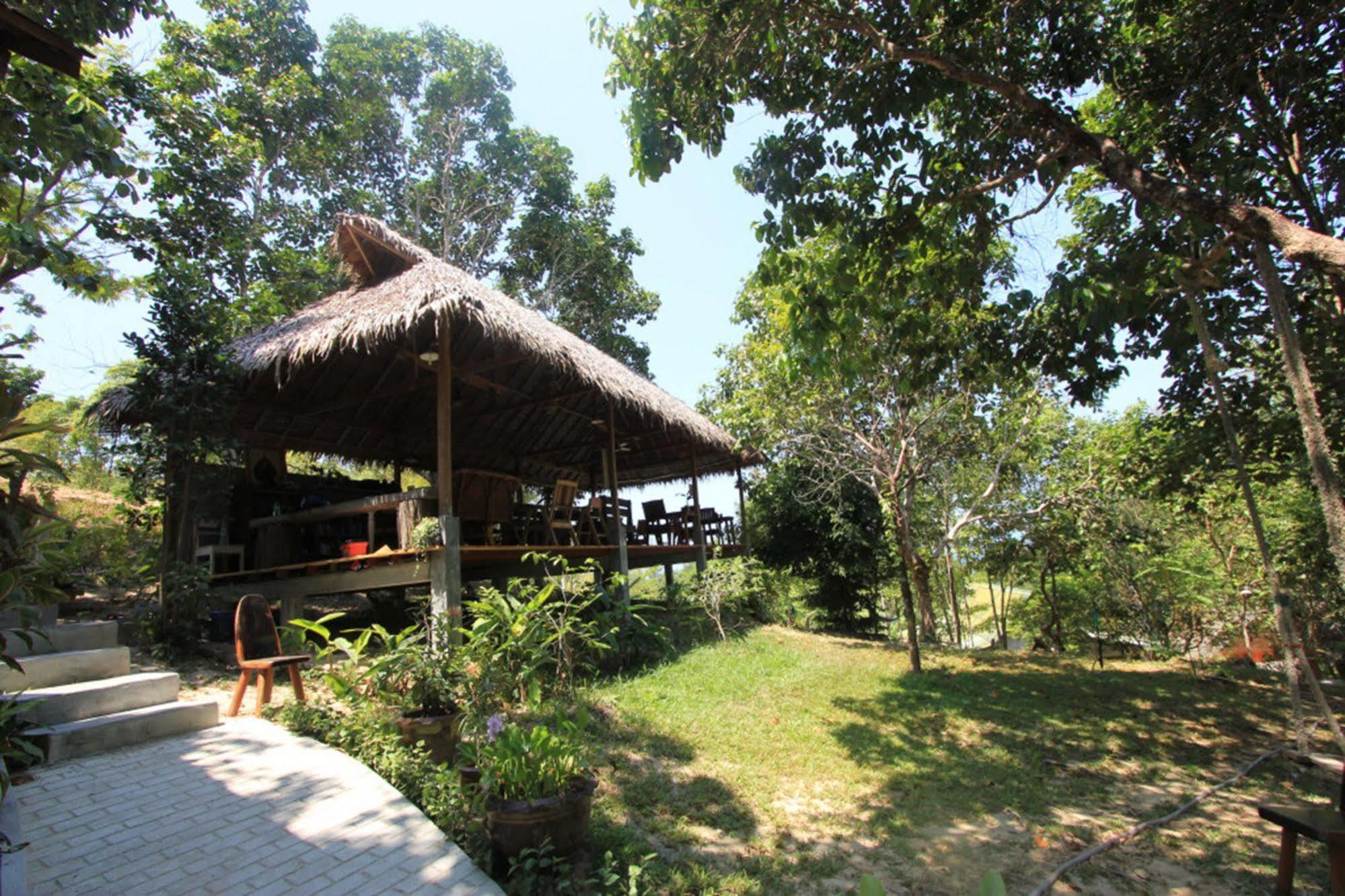 Chomjan Resort Koh Phayam Buitenkant foto